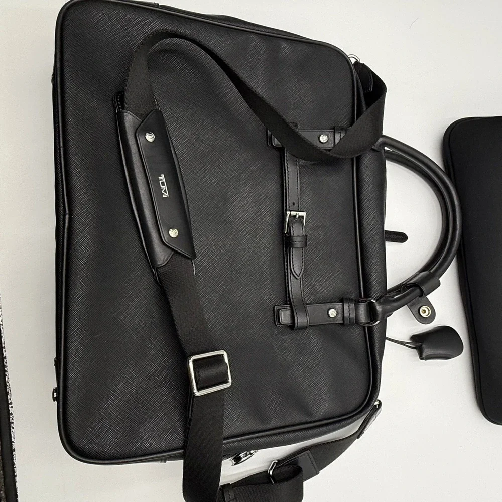TUMI Villa Lucca City Business Tote 73124D2 Black Leather T-Pass Sleeve & Keys